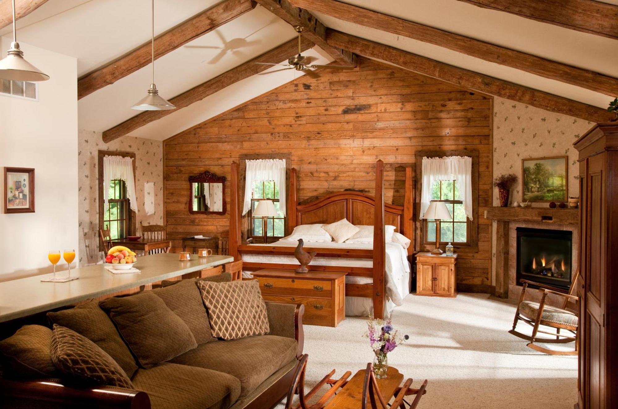 Chanticleer Cabins Sturgeon Bay Rum bild